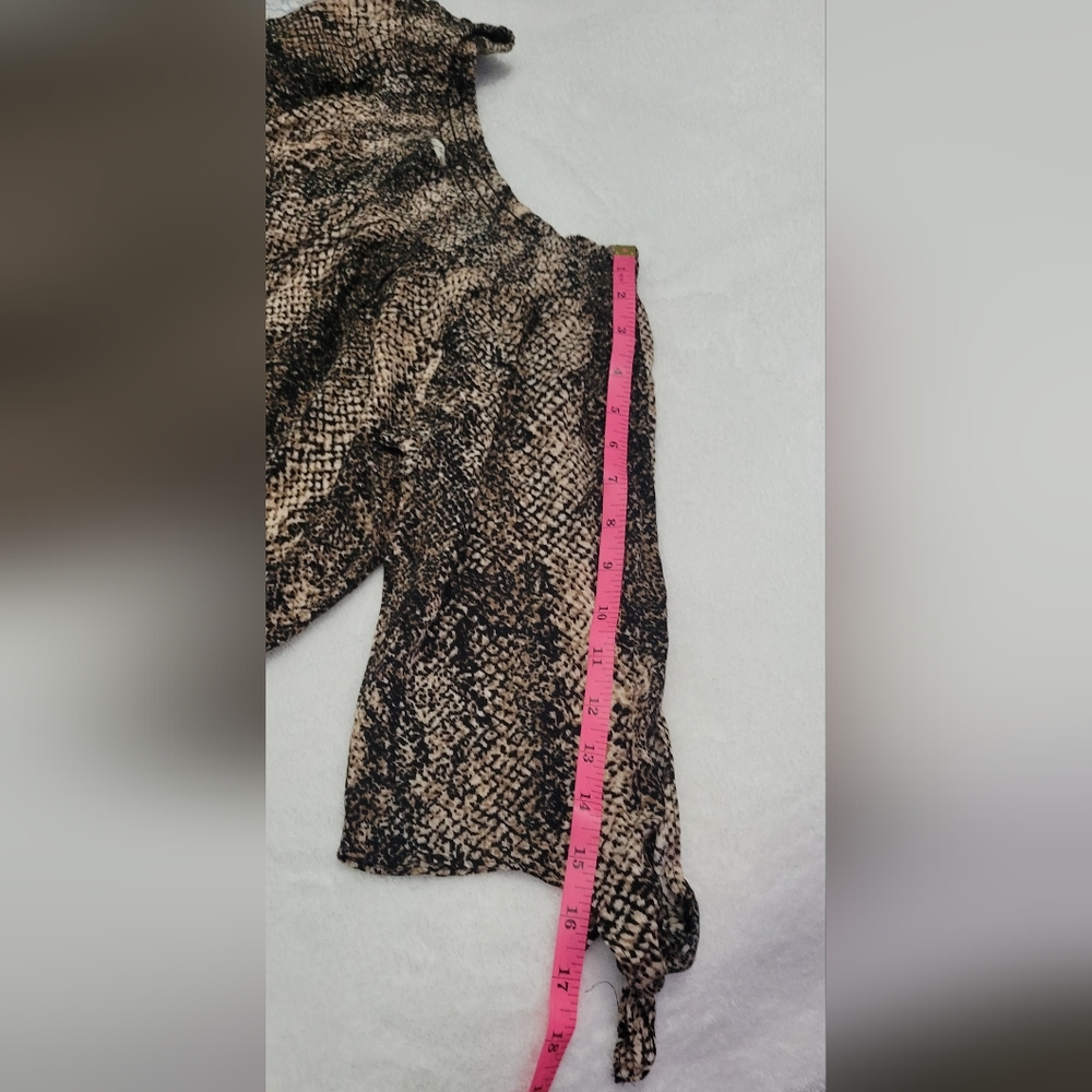 Kye Mi Snakeskin Print Romper NWT - Picture 11 of 12